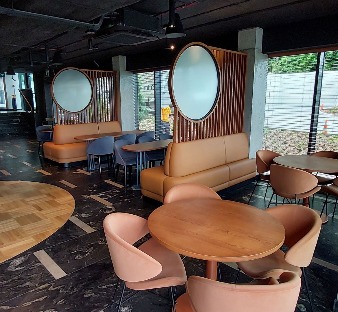 Loża restauracyjna na wymiar - meble dla branży HoReCa od Demi Co.