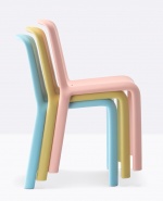 Krzesła dla dzieci  z polipropylenu z możliwością sztaplowania